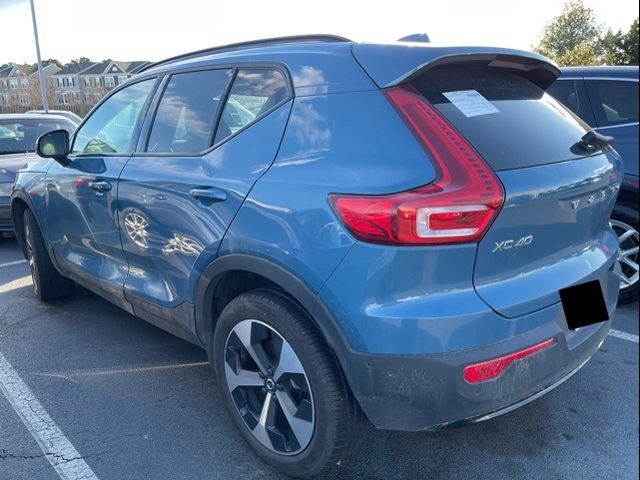 2024 Volvo XC40 Plus Dark Theme