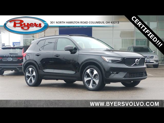 2024 Volvo XC40 Plus Dark Theme