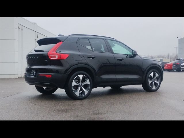 2024 Volvo XC40 Plus Dark Theme