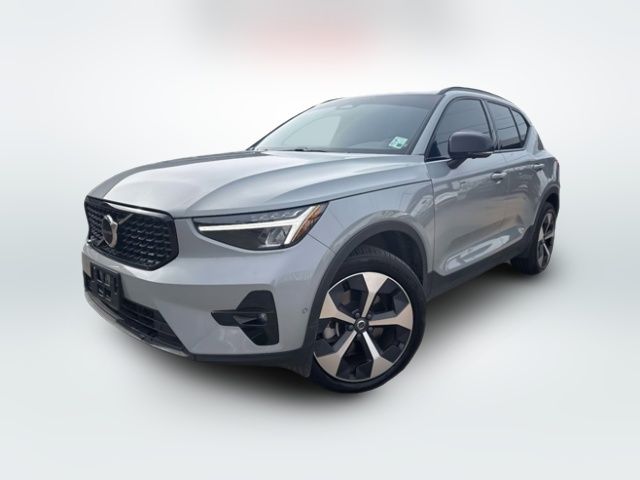 2024 Volvo XC40 Plus Dark Theme