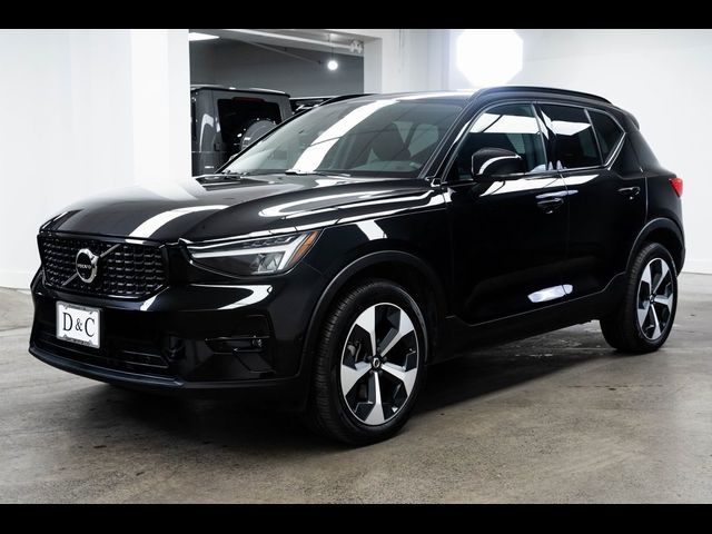 2024 Volvo XC40 Plus Dark Theme