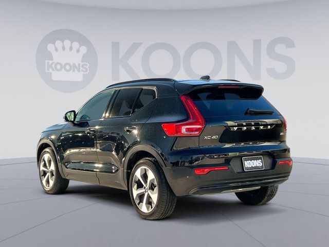 2024 Volvo XC40 Plus Dark Theme