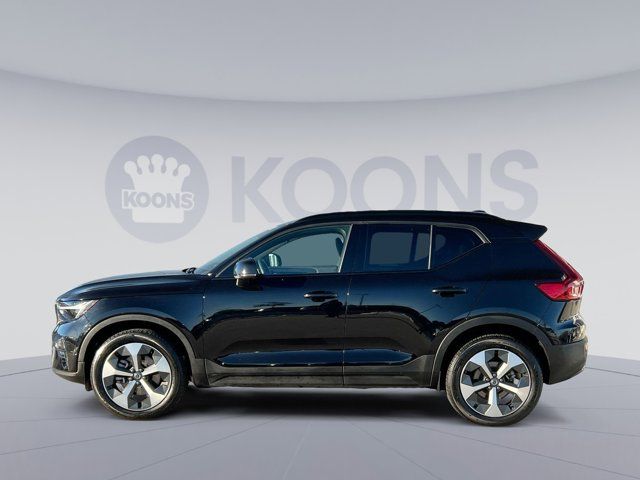 2024 Volvo XC40 Plus Dark Theme