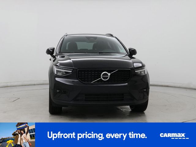 2024 Volvo XC40 Plus Dark Theme
