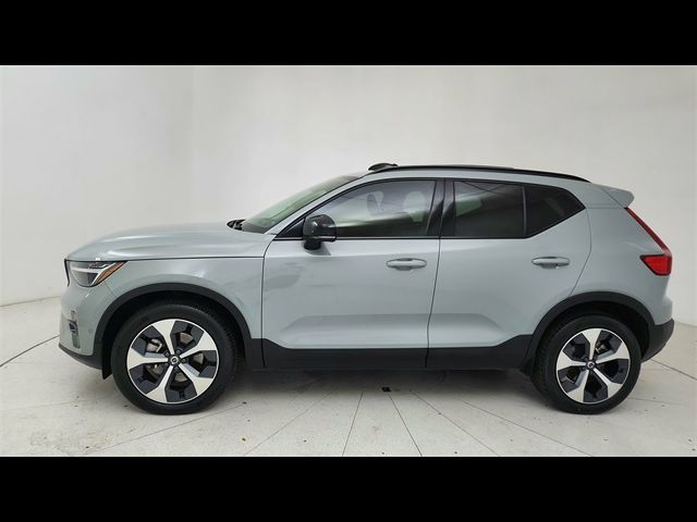 2024 Volvo XC40 Plus Dark Theme