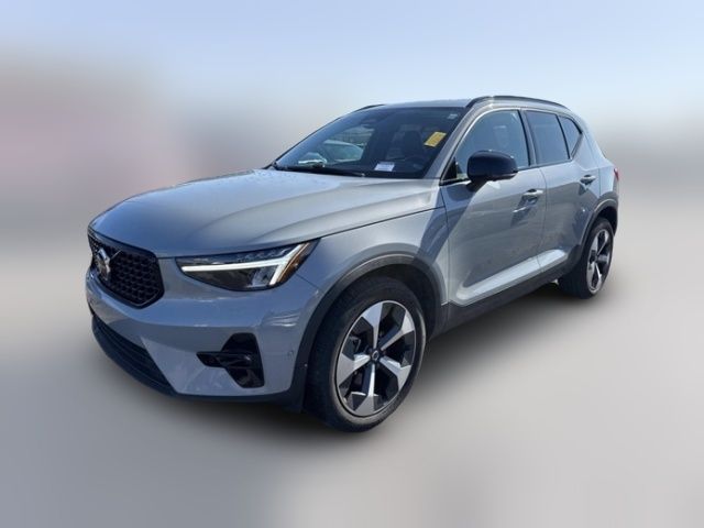 2024 Volvo XC40 Plus Dark Theme