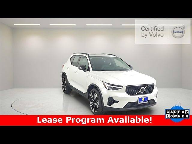 2024 Volvo XC40 Plus Dark Theme