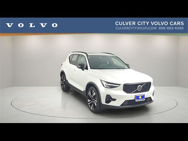 2024 Volvo XC40 Plus Dark Theme