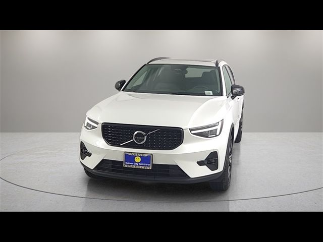 2024 Volvo XC40 Plus Dark Theme