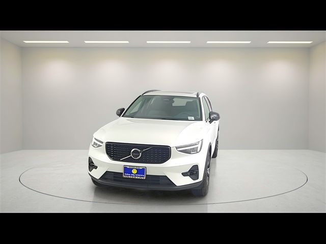 2024 Volvo XC40 Plus Dark Theme