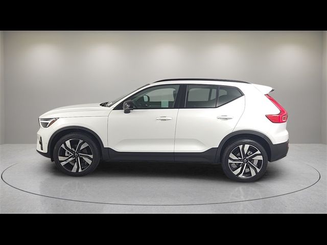 2024 Volvo XC40 Plus Dark Theme