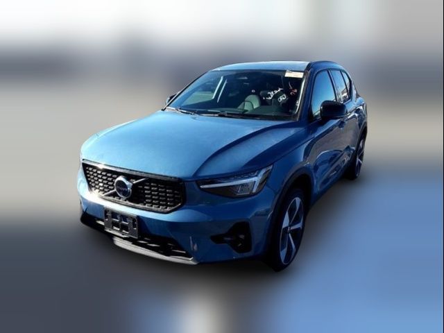 2024 Volvo XC40 Plus Dark Theme