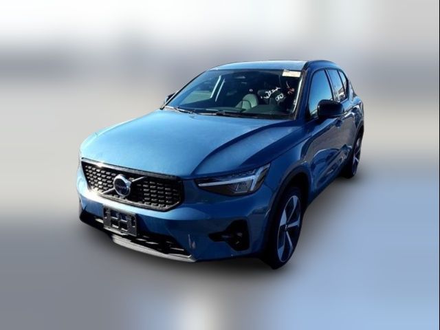 2024 Volvo XC40 Plus Dark Theme