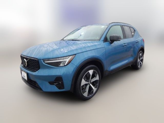 2024 Volvo XC40 Plus Dark Theme