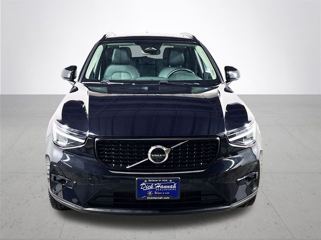 2024 Volvo XC40 Plus Dark Theme