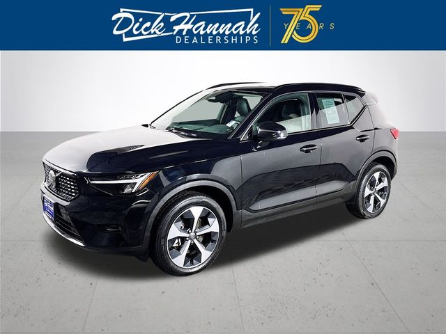 2024 Volvo XC40 Plus Dark Theme