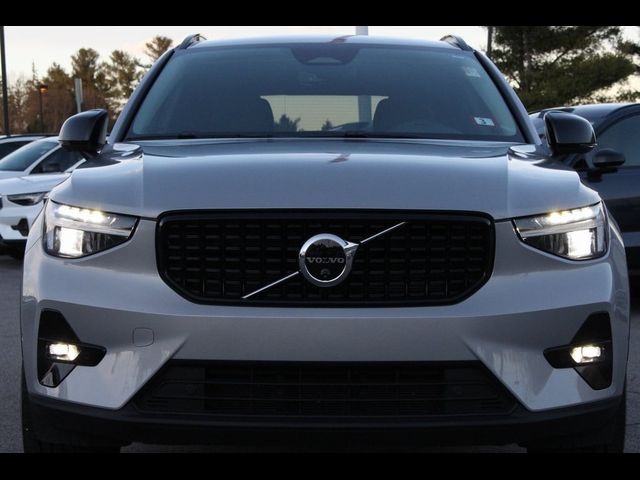 2024 Volvo XC40 Plus Dark Theme