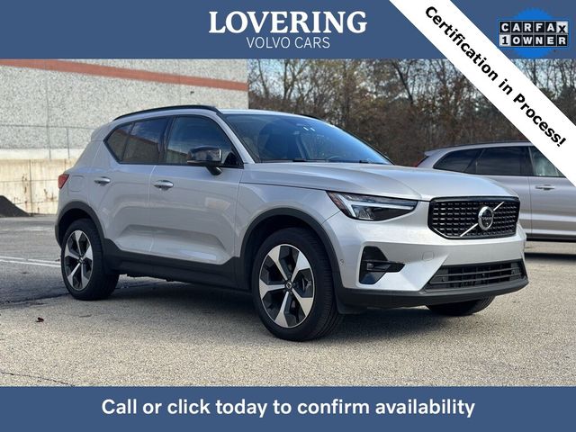 2024 Volvo XC40 Plus Dark Theme