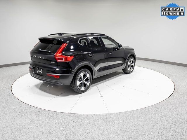 2024 Volvo XC40 Plus Dark Theme