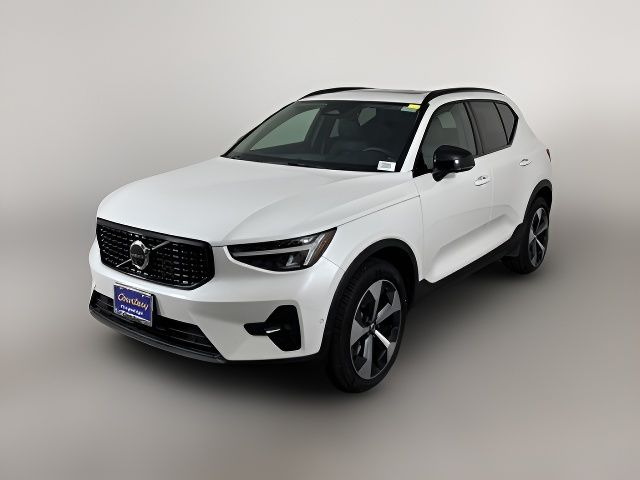 2024 Volvo XC40 Plus Dark Theme