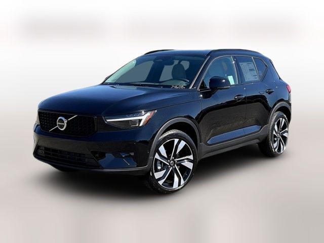 2024 Volvo XC40 Plus Dark Theme