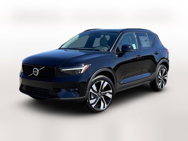 2024 Volvo XC40 Plus Dark Theme