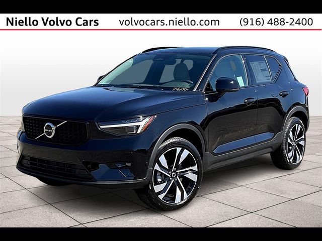 2024 Volvo XC40 Plus Dark Theme