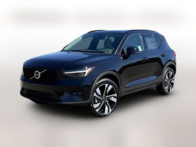 2024 Volvo XC40 Plus Dark Theme