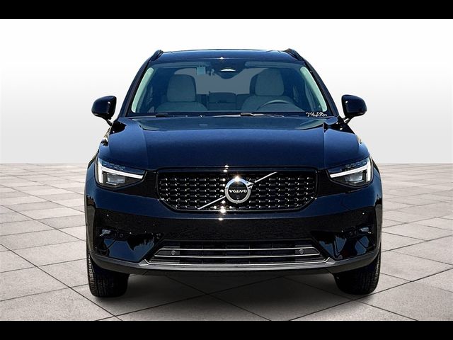 2024 Volvo XC40 Plus Dark Theme