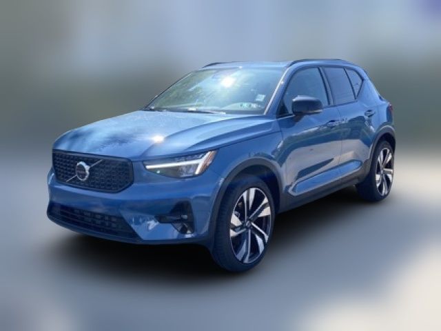 2024 Volvo XC40 Plus Dark Theme