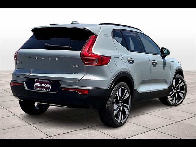 2024 Volvo XC40 Plus Dark Theme