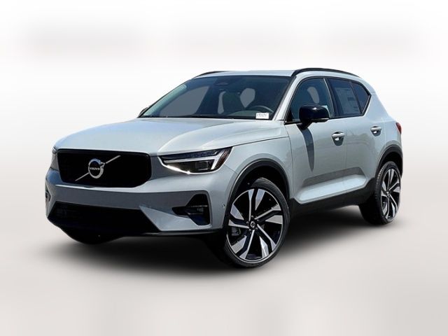 2024 Volvo XC40 Plus Dark Theme