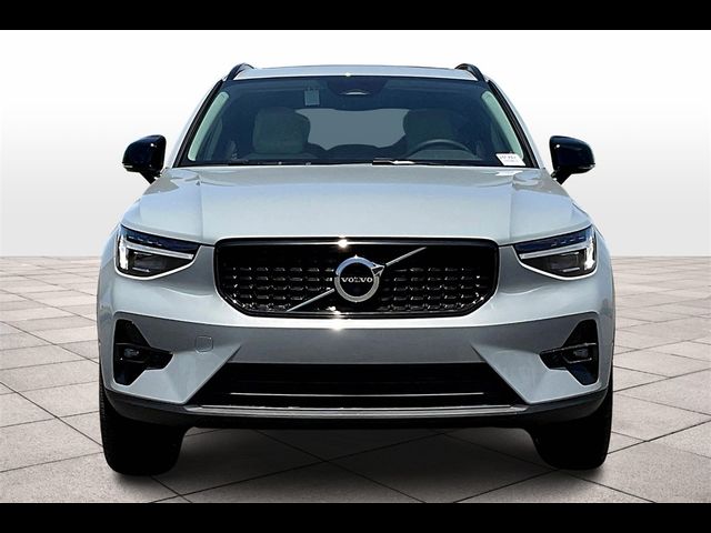 2024 Volvo XC40 Plus Dark Theme