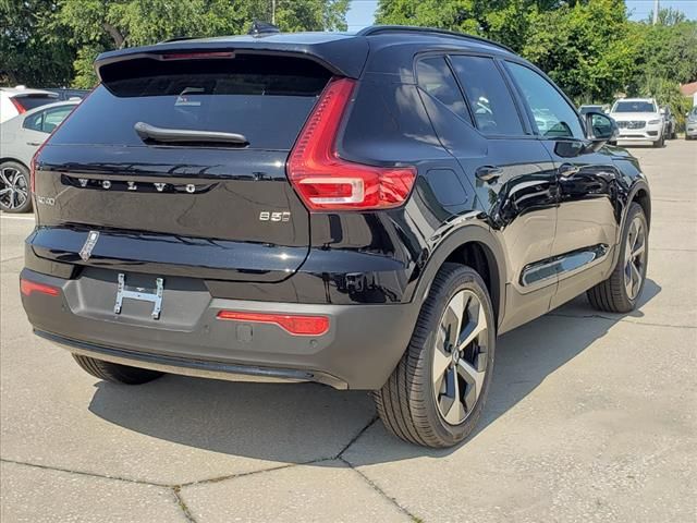 2024 Volvo XC40 Plus Dark Theme