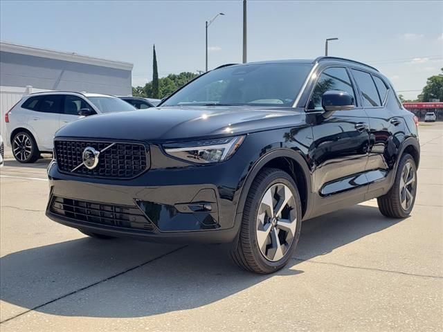 2024 Volvo XC40 Plus Dark Theme