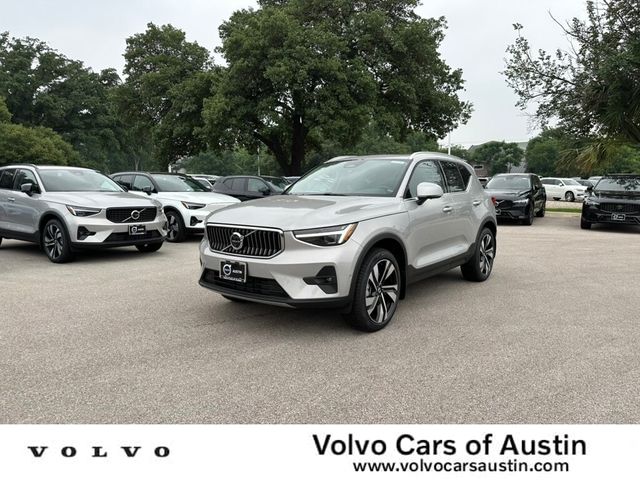 2024 Volvo XC40 Ultimate Bright Theme