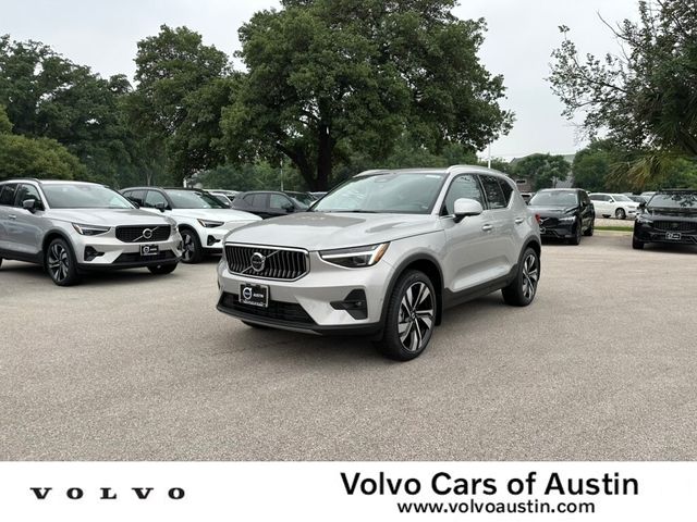 2024 Volvo XC40 Ultimate Bright Theme