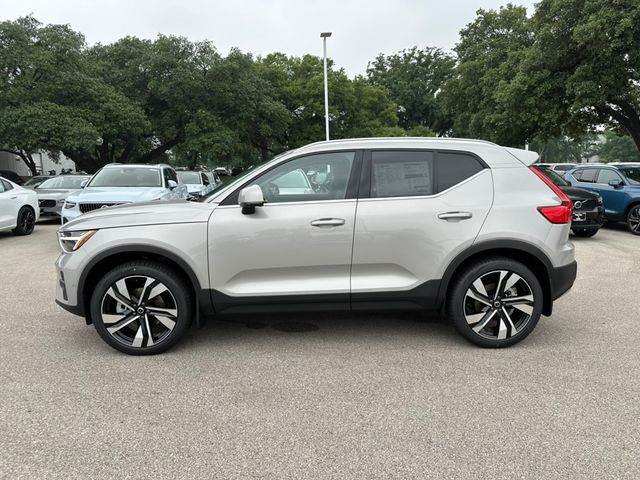 2024 Volvo XC40 Ultimate Bright Theme