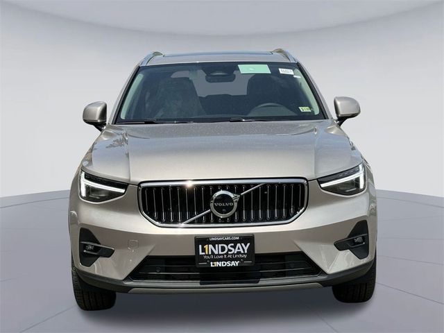 2024 Volvo XC40 Ultimate Bright Theme