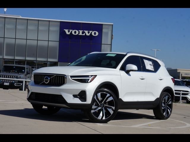 2024 Volvo XC40 Ultimate Bright Theme