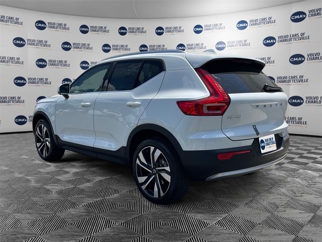 2024 Volvo XC40 Ultimate Bright Theme