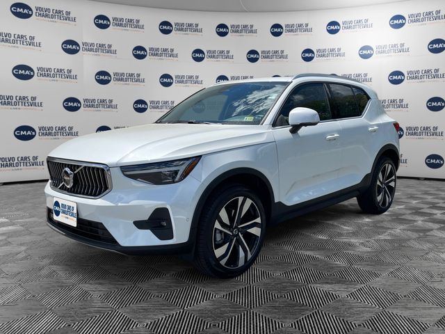 2024 Volvo XC40 Ultimate Bright Theme