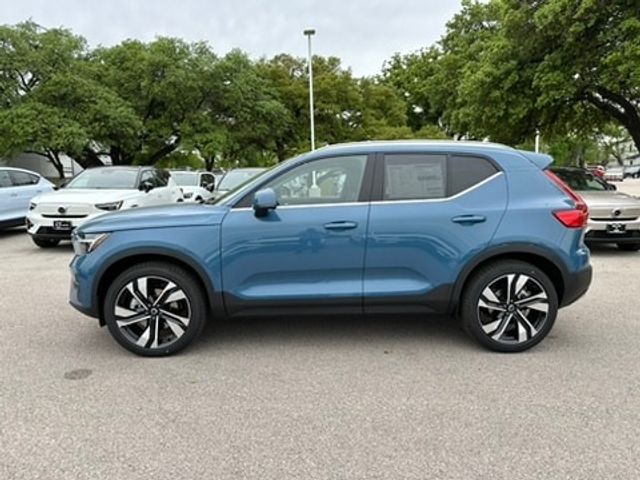 2024 Volvo XC40 Ultimate Bright Theme