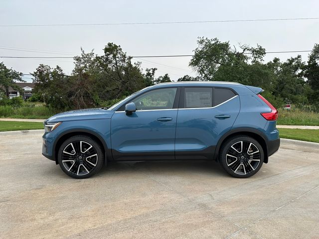 2024 Volvo XC40 Ultimate Bright Theme