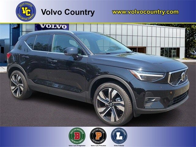 2024 Volvo XC40 Ultimate Bright Theme