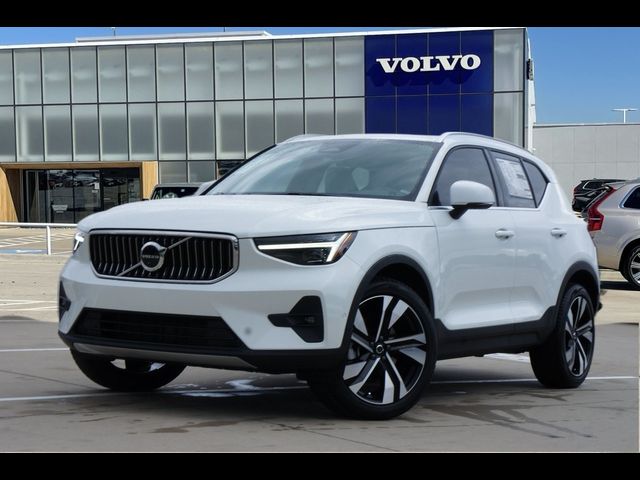 2024 Volvo XC40 Ultimate Bright Theme