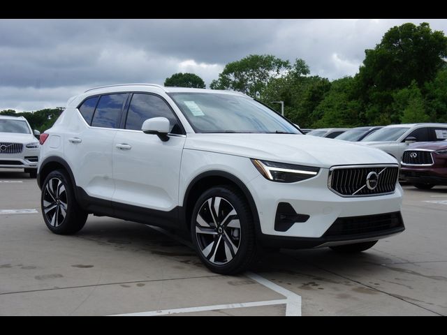 2024 Volvo XC40 Ultimate Bright Theme