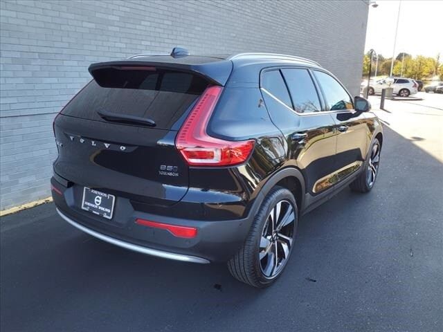 2024 Volvo XC40 Ultimate Bright Theme