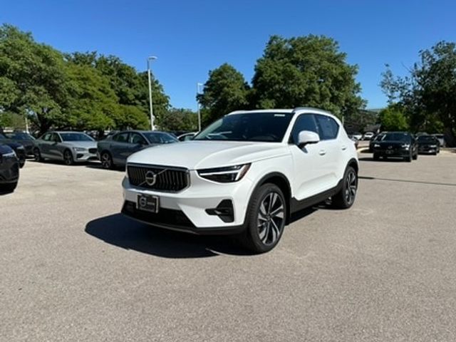 2024 Volvo XC40 Ultimate Bright Theme