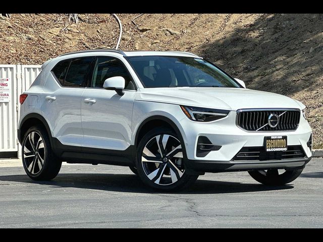 2024 Volvo XC40 Ultimate Bright Theme